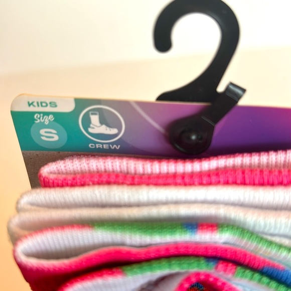 CROCS Socks 3 pair kids sz small. US sz. 7 -10 - Picture 9 of 9